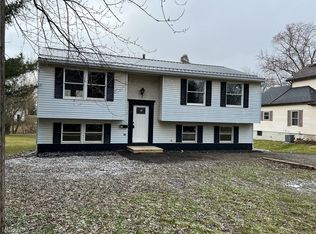 15 N Poplar St, Jefferson, OH 44047