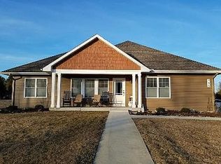 400 Nottingham Dr, Brooklyn, MI 49230
