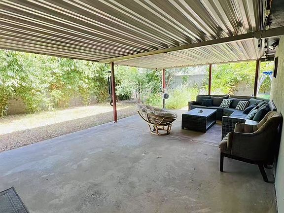 5th image of 2237 W Catalina Dr