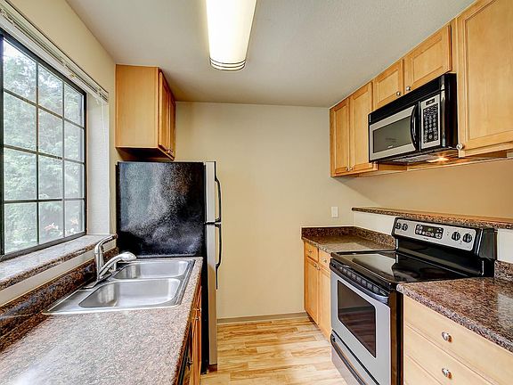2nd image of 3070 118th Ave SE #M204