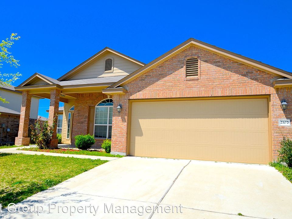 1st image of 2107 Scott Dr