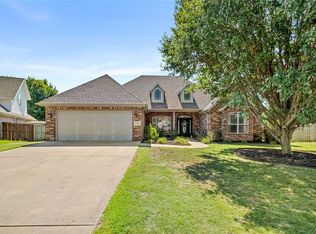 2304 SW Clover Ct, Bentonville, AR 72712