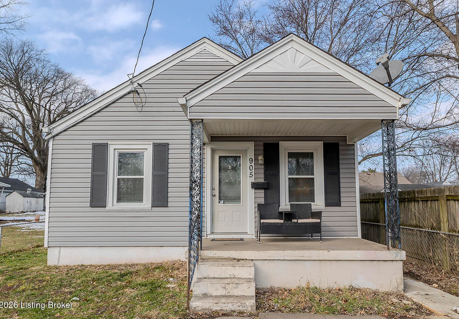 2 bed, 1.0 bath, 784 sqft, $1,200 — Photo 1