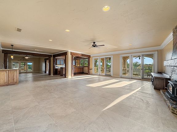 3rd image of 6068 Northview Ct