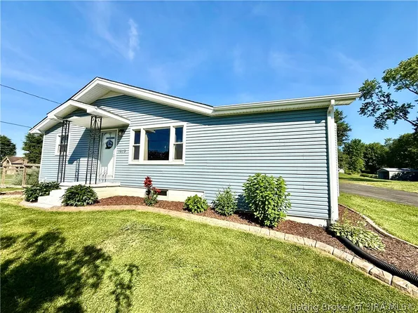 1619 Henryville Bluelick Road, Henryville, IN 47126