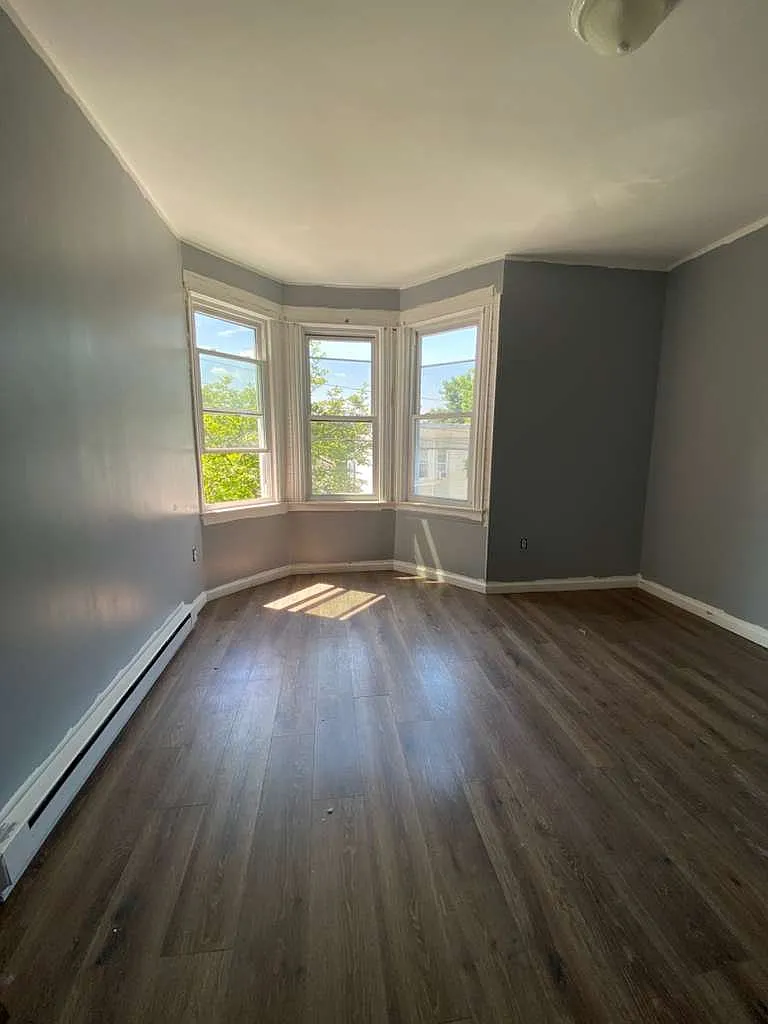 2 bed, 1.0 bath, $2,600 — Photo 1
