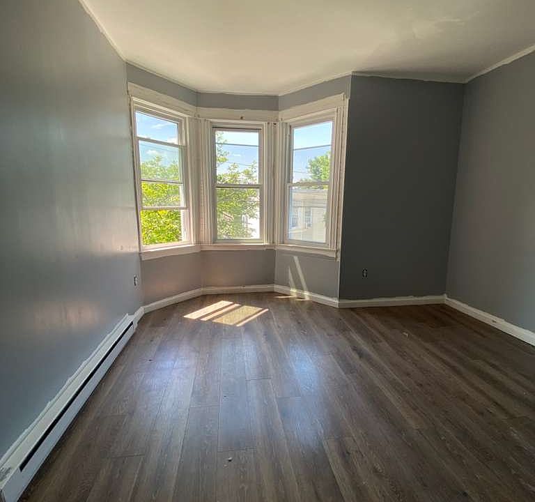 1st image of 16 Mulberry St Floor 3