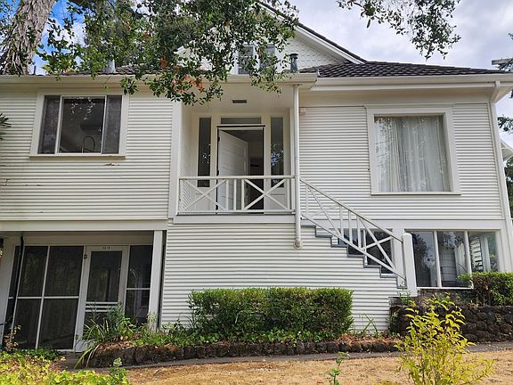 2nd image of 401 Vine Ave