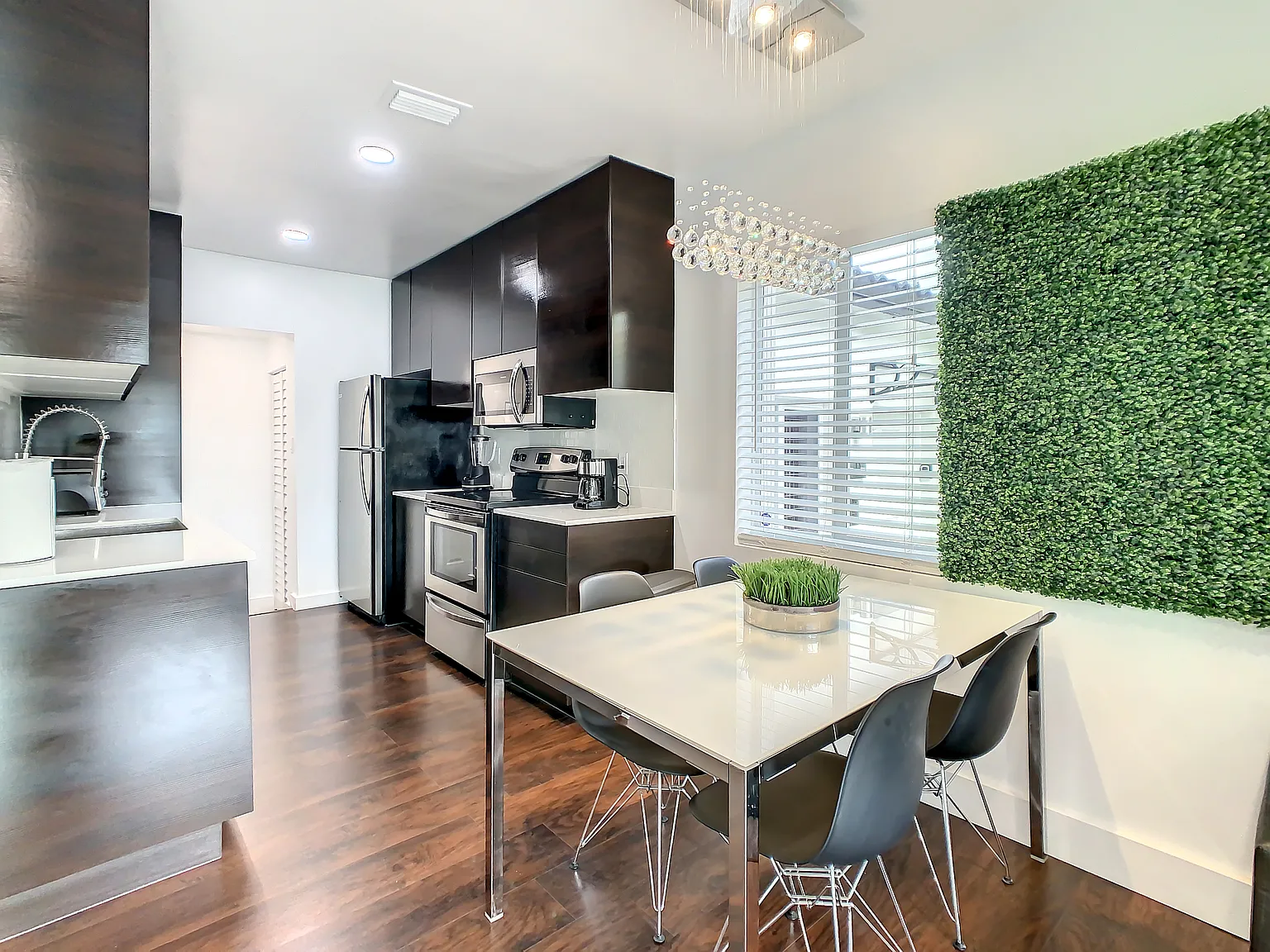 2 bed, 1100 sqft, $3,500 — Photo 4