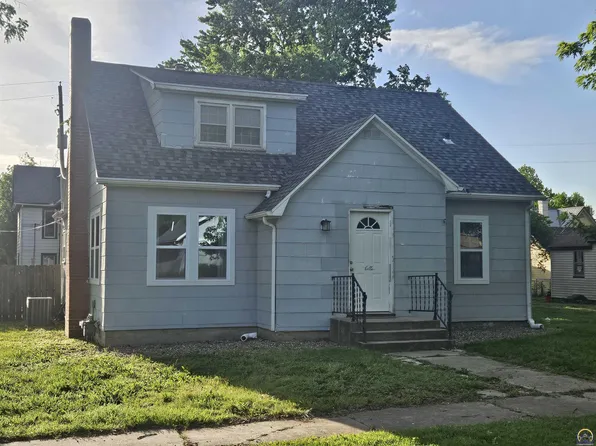 108 Maple St, Cottonwood Falls, KS 66845