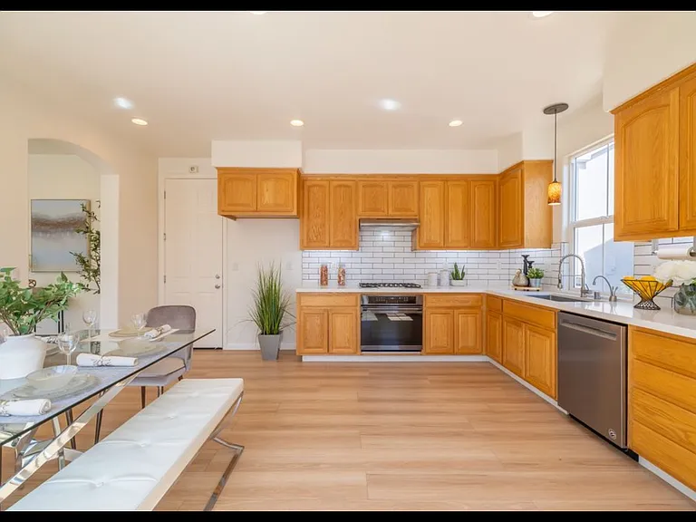 1642 Welford Cir — Photo 15