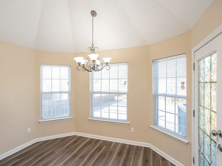405 Knob Ct — Photo 16