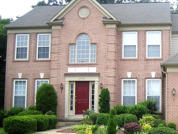 Home on a private drive on cul-de-sac