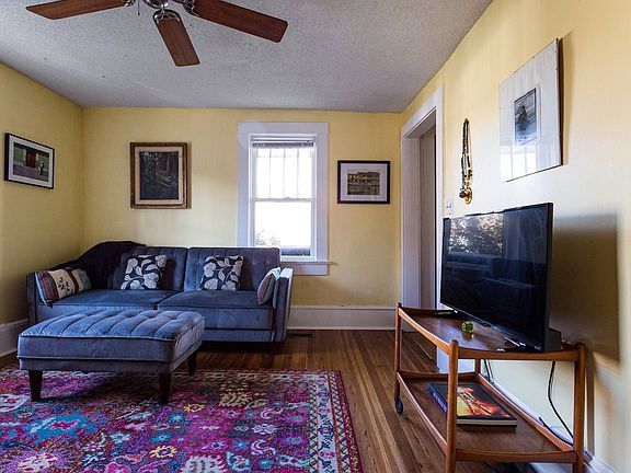 5th image of 26 Young St #1