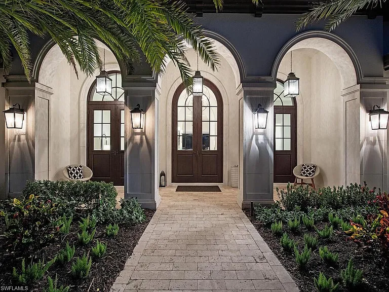 740 Banyan Blvd — Photo 3