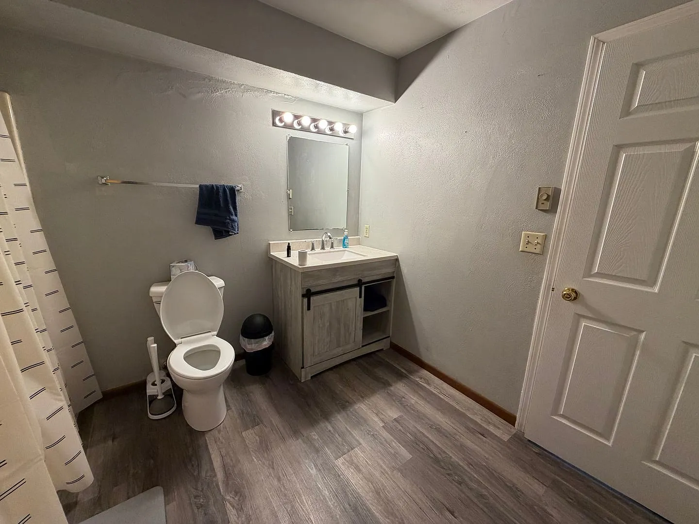 Spacious 3-Bedroom + Bonus Room Near UW-La Crosse — Photo 3
