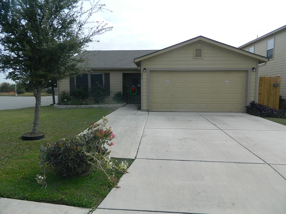 1st image of 402 Orchard Willow