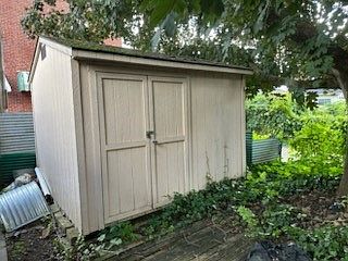 4th image of 210 Munson Ave