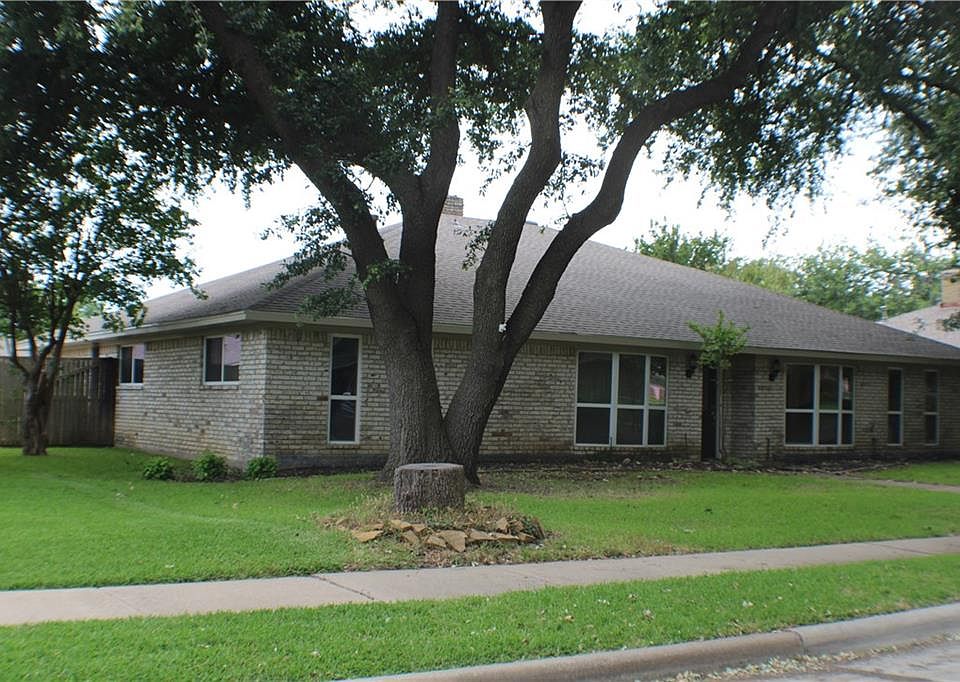 1st image of 2620 Windsor Pl