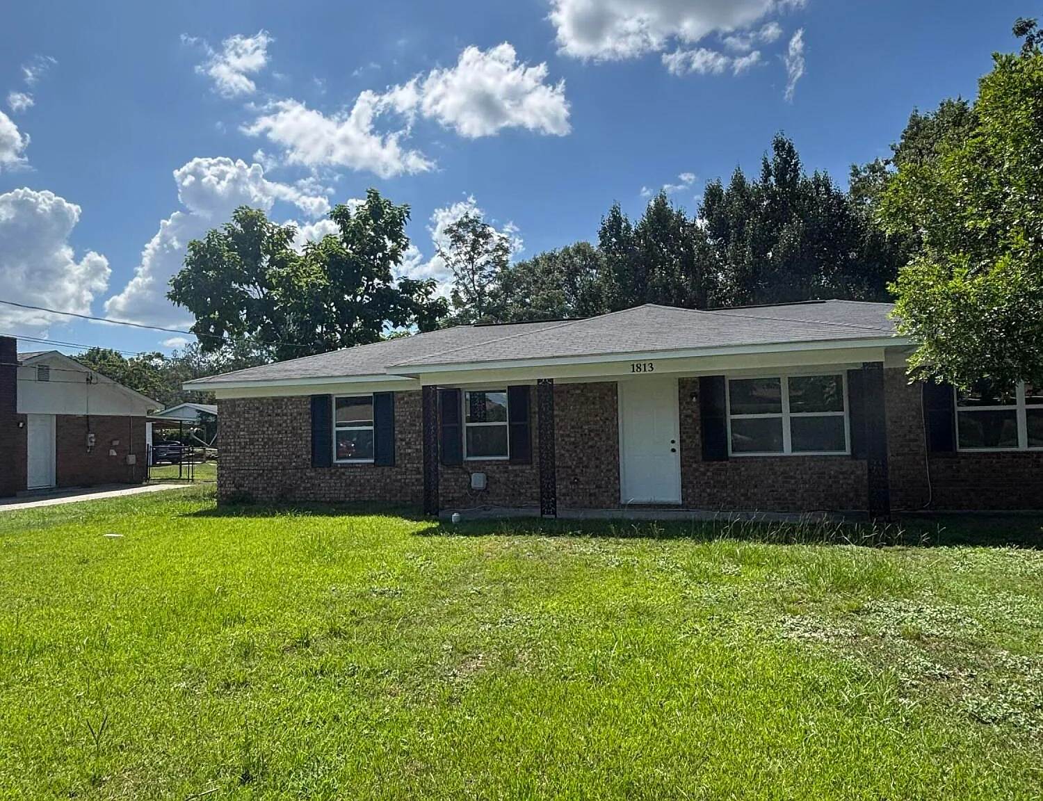 3 bed, 2.0 bath, 1300 sqft, $1,450 — Photo 2