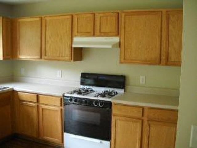 2nd image of 2320 Buena Vista Cir