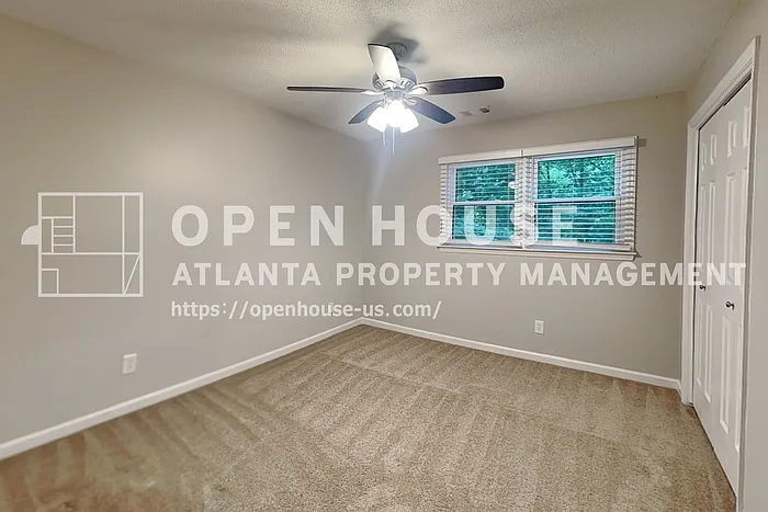 811 Springdale Xing — Photo 19