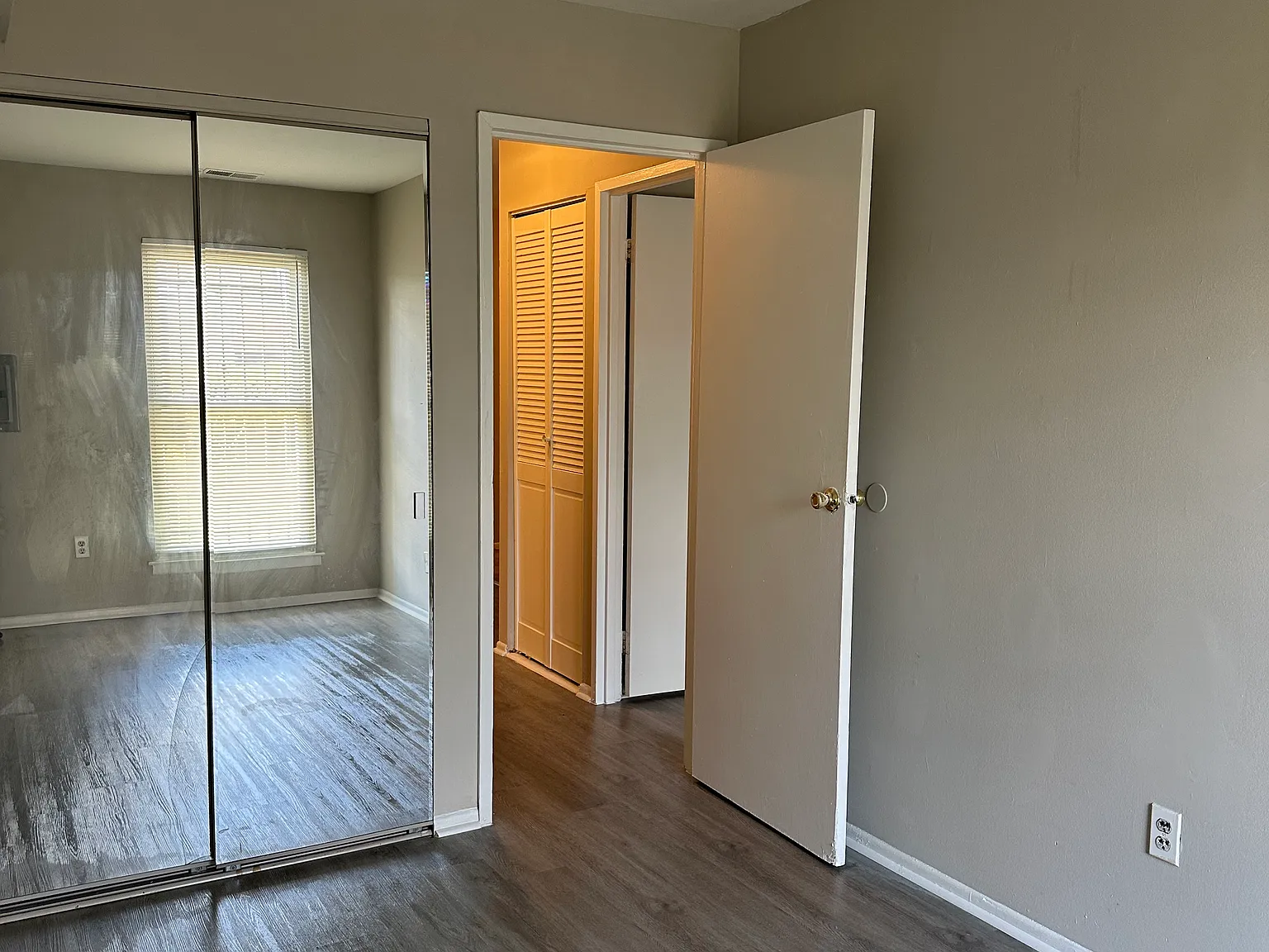 2 bed, 1000 sqft, $1,650 — Photo 4