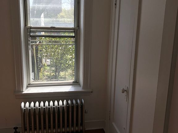 4th image of 2312 Broadway #3R