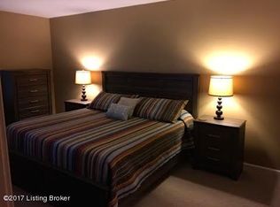 11520 Carriage Rest Ct, Middletown, KY 40243