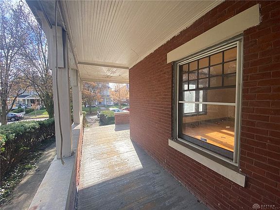 4th image of 129 Lexington Ave
