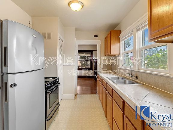 3rd image of 126 Contra Costa St