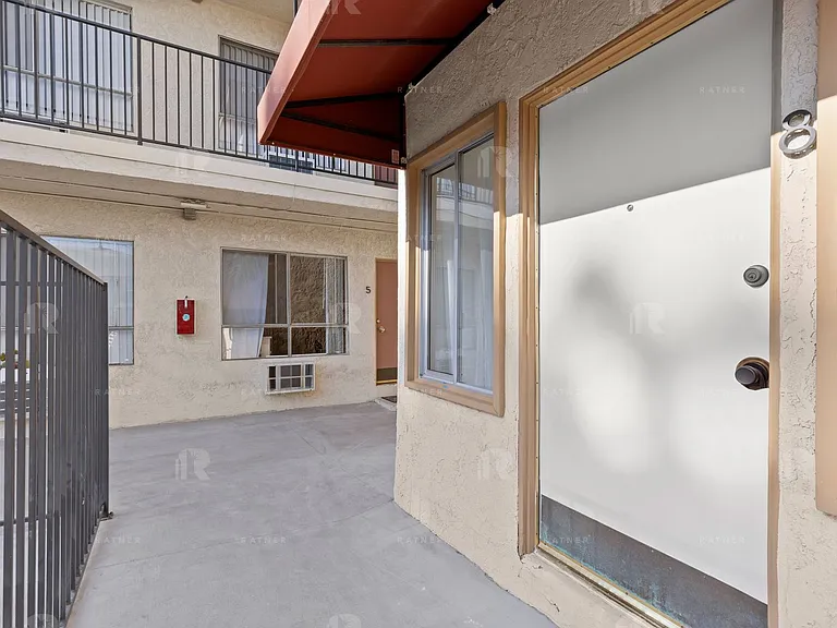 (Ar/Jo/Em:B) 350 S. Sierra Madre Blvd — Photo 21