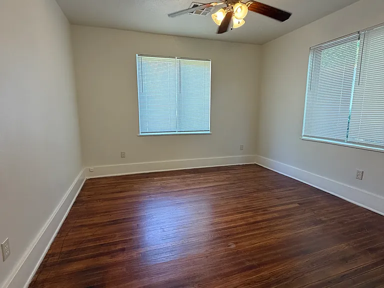 1612 N Marion Ave — Photo 10
