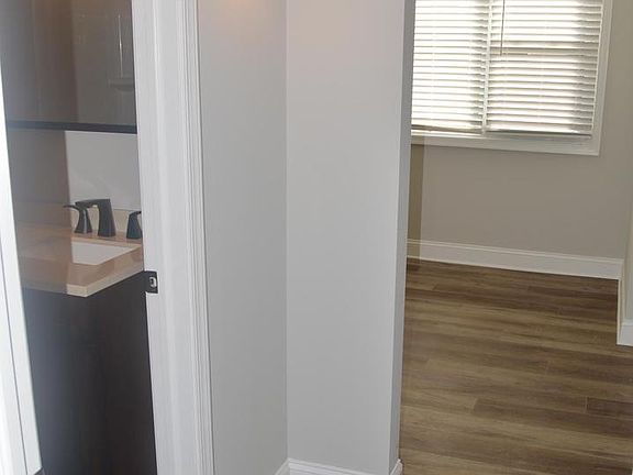 3rd image of 3209 Edgmont Ave