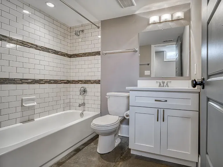 807 Light St #A — Photo 14