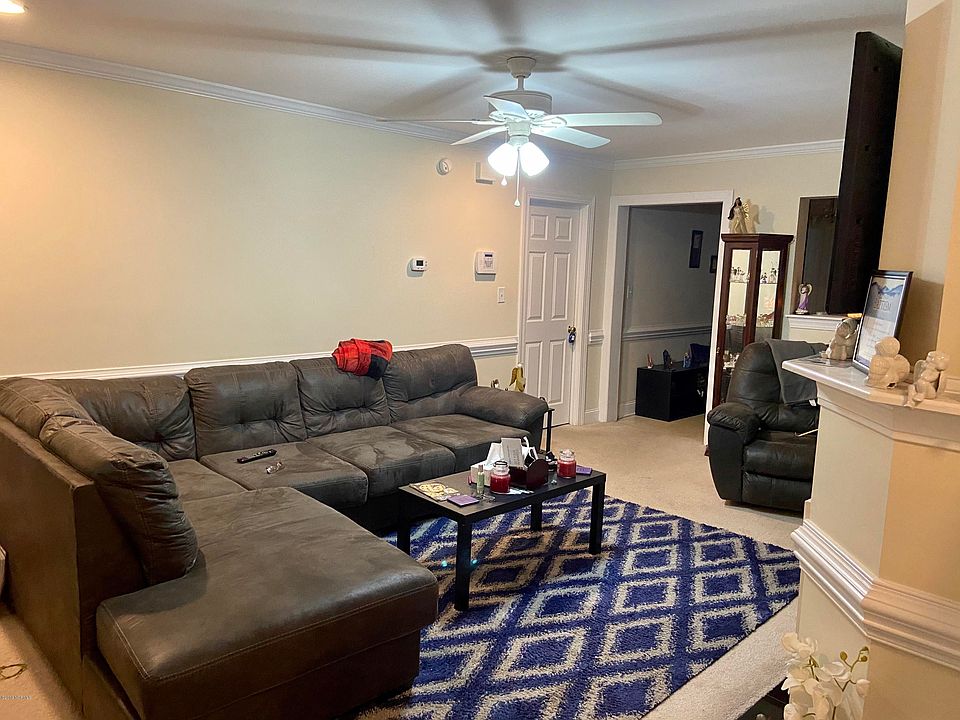 2nd image of 4008 Lucerne Court #A