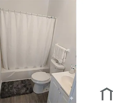 1017 Irving Ave — Photo 5