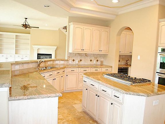3rd image of 208 Los Frailes Dr