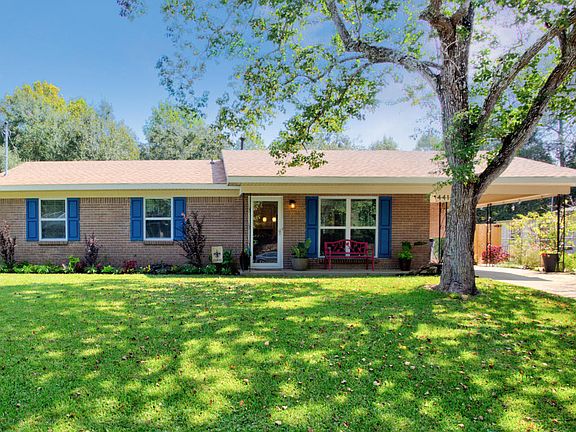 2nd image of 441 Whispering Pines Dr