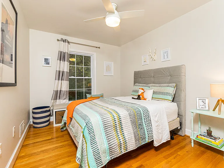 2320 Sanford St — Photo 15