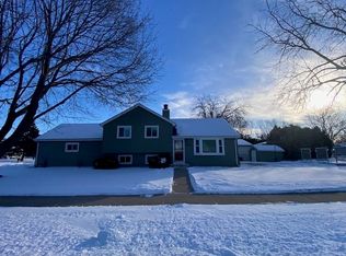 2320 Parkside Dr, Oshkosh, WI 54901