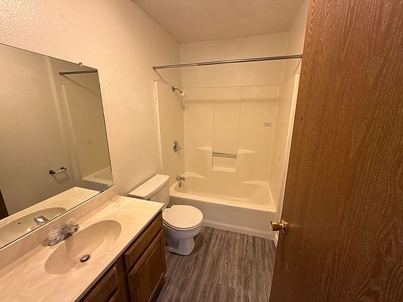 5th image of 1011-1015 W University Dr #8