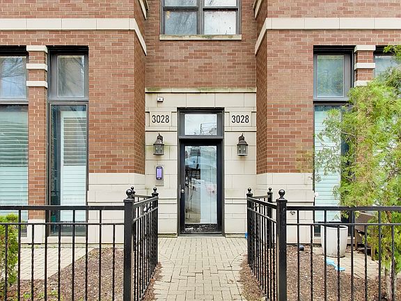 3rd image of 3028 N Sheffield Ave APT 4S