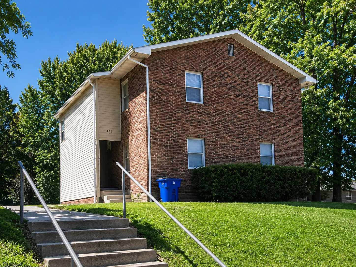 4 bed, 1200 sqft, $2,525 — Photo 1