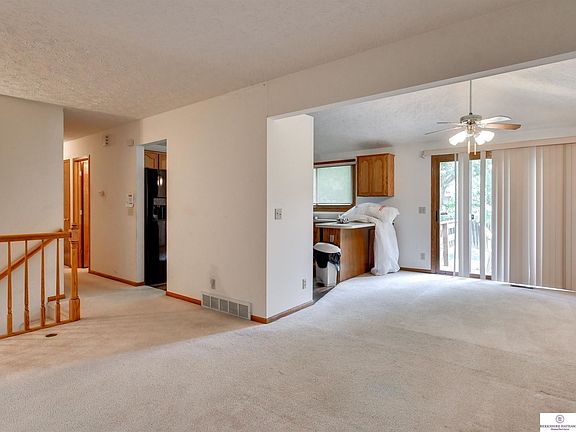 3rd image of 7962 Curtis Ave