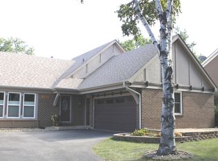 366 Cedarbrook Rd, Naperville, IL 60565