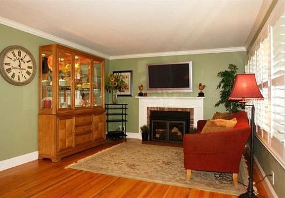 2nd image of 1190 Los Padres Blvd