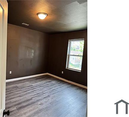 5th image of 844 Canaan Ave #2