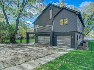 500 N Center St, South Elgin, IL 60177