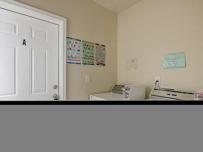 4707 Brooklyn Ave NE — Photo 9